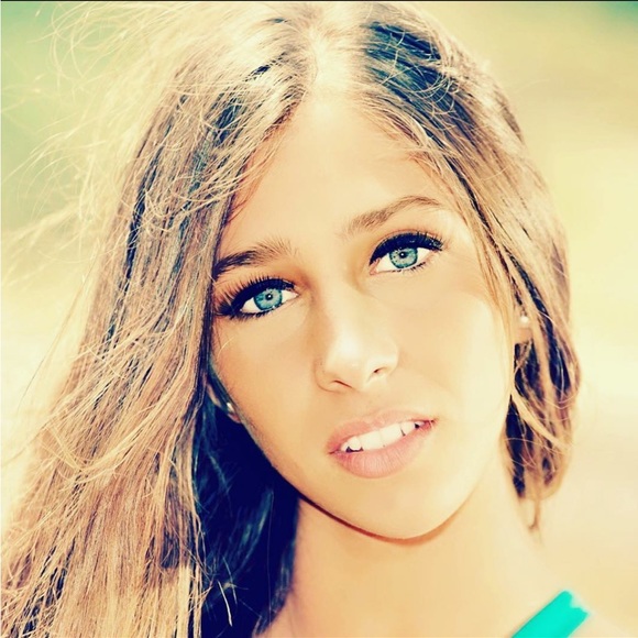 Meet your Posher, Priscila - Picture 10 of 10